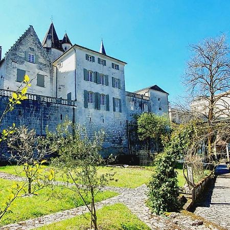 Chateau Des Senechaux, Bourdeilles Buitenkant foto