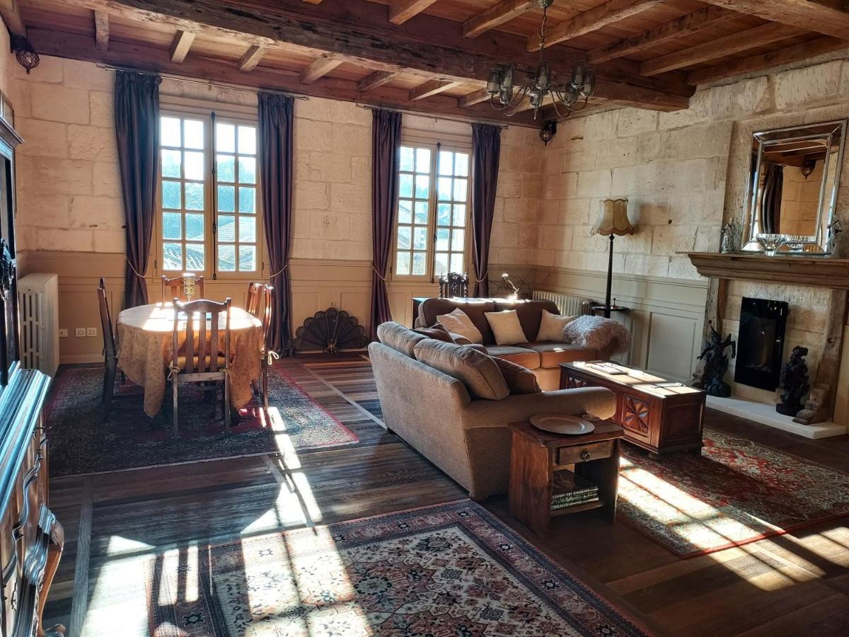 Chateau Des Senechaux, Bourdeilles Buitenkant foto