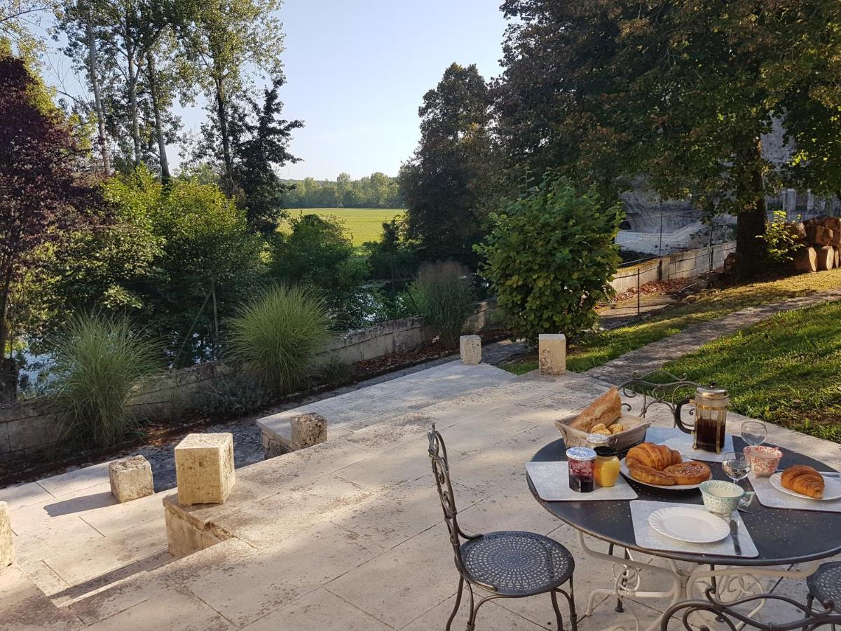 Chateau Des Senechaux, Bourdeilles Buitenkant foto