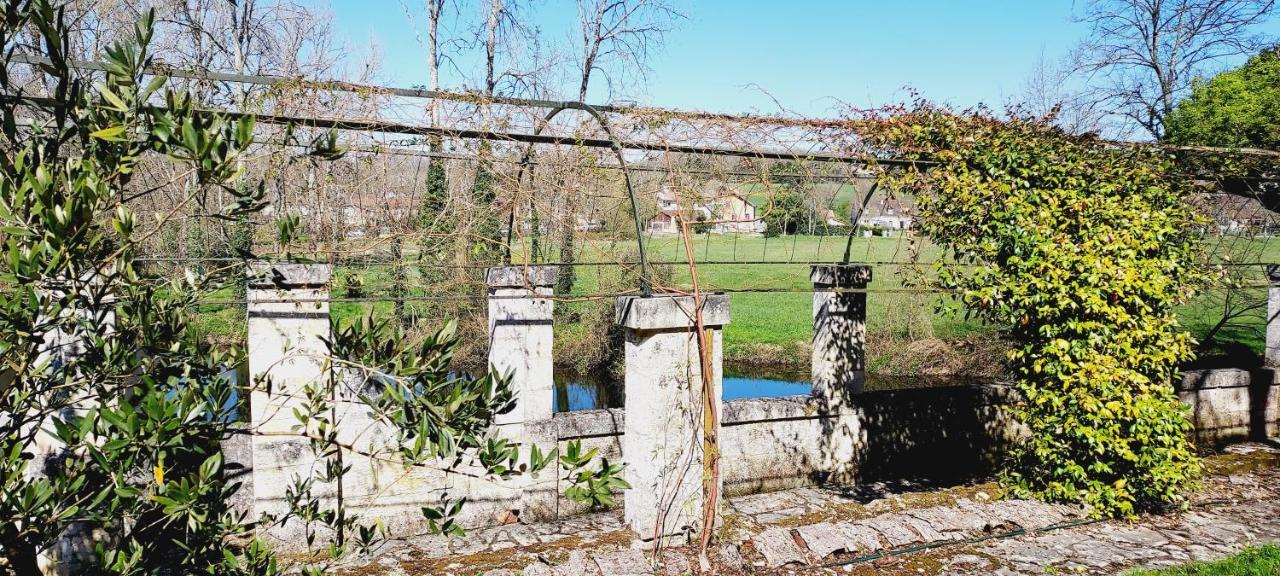 Chateau Des Senechaux, Bourdeilles Buitenkant foto