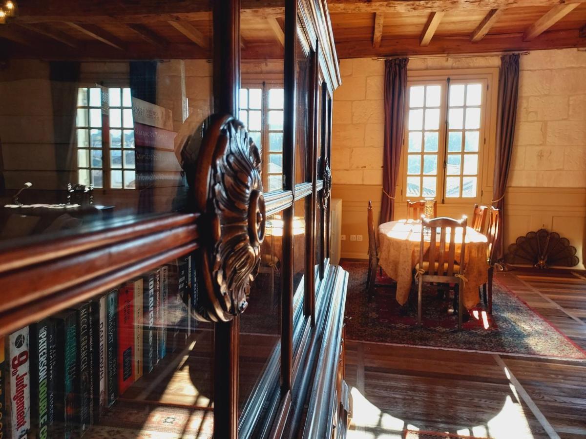 Chateau Des Senechaux, Bourdeilles Buitenkant foto