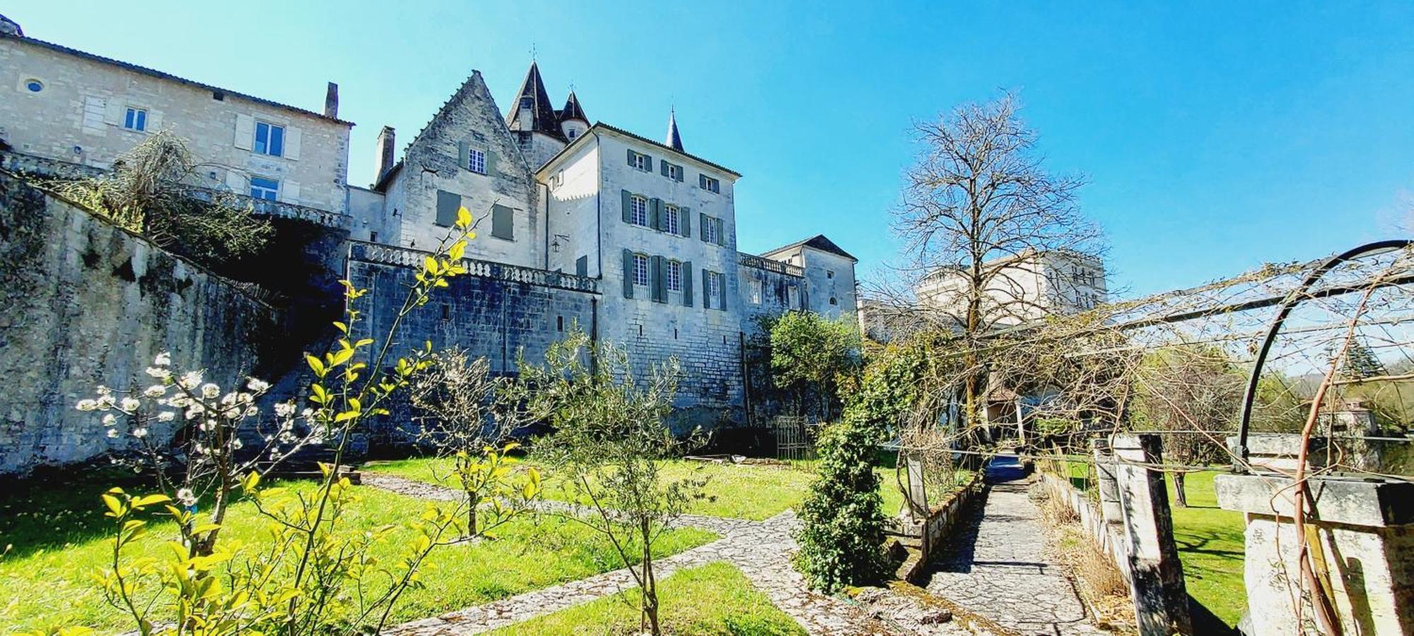 Chateau Des Senechaux, Bourdeilles Buitenkant foto