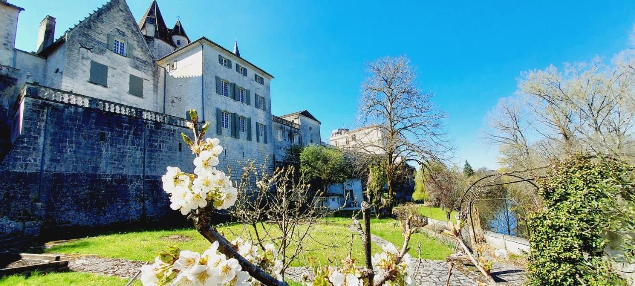 Chateau Des Senechaux, Bourdeilles Buitenkant foto