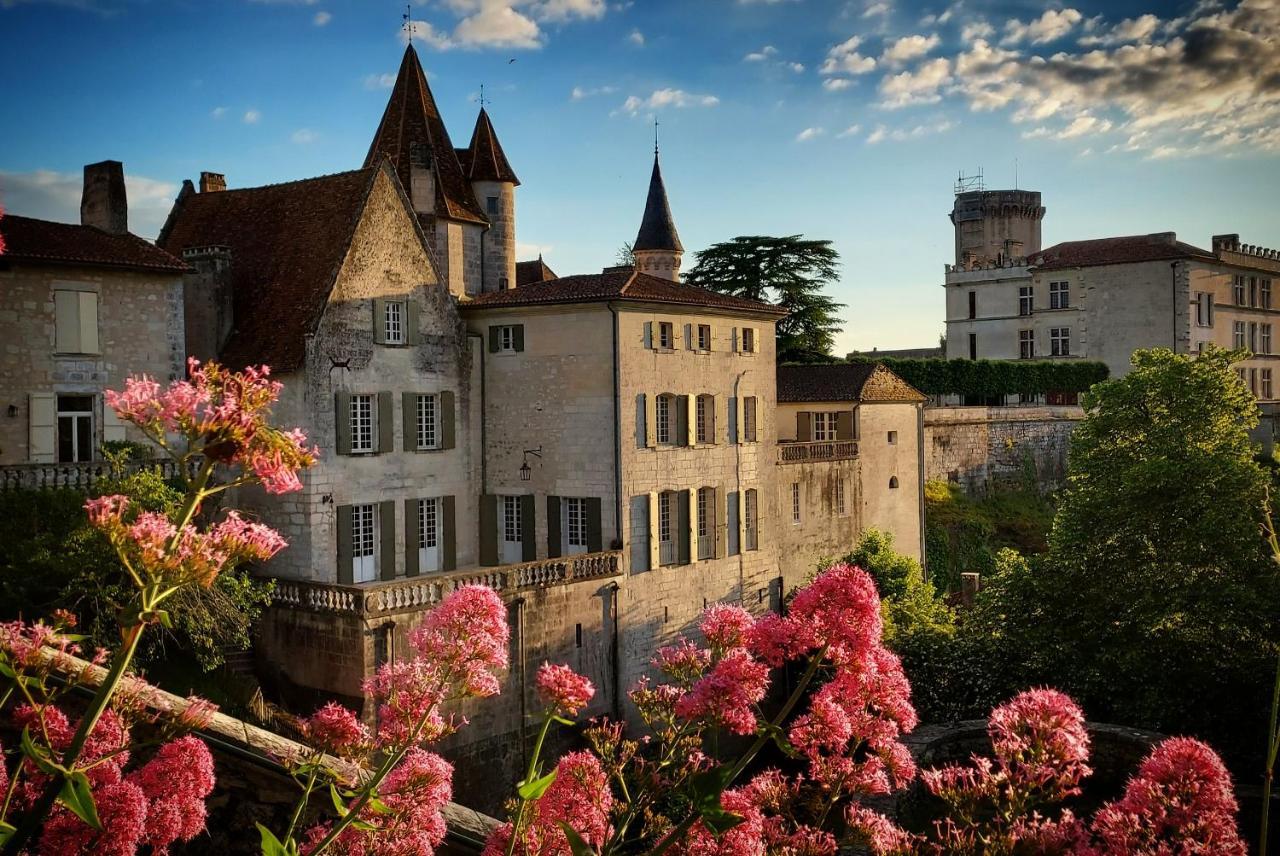 Chateau Des Senechaux, Bourdeilles Buitenkant foto