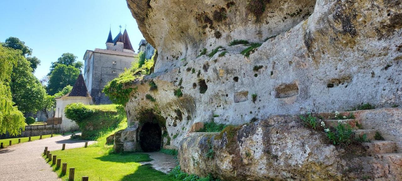 Chateau Des Senechaux, Bourdeilles Buitenkant foto