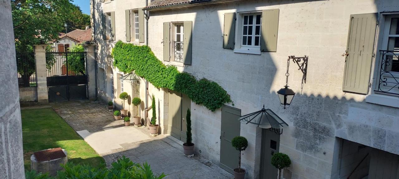 Chateau Des Senechaux, Bourdeilles Buitenkant foto