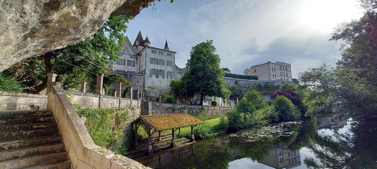 Chateau Des Senechaux, Bourdeilles Buitenkant foto
