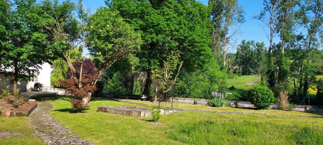 Chateau Des Senechaux, Bourdeilles Buitenkant foto