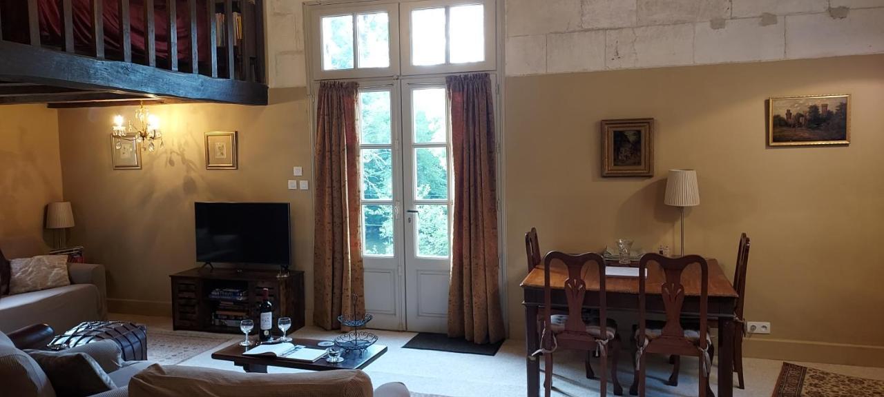 Chateau Des Senechaux, Bourdeilles Buitenkant foto